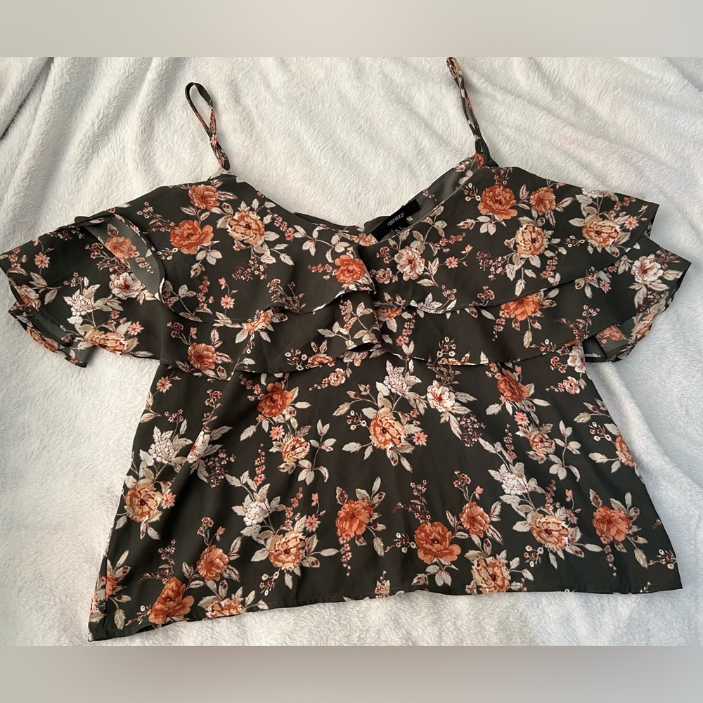 Forever 21 Floral Ruffle Blouse